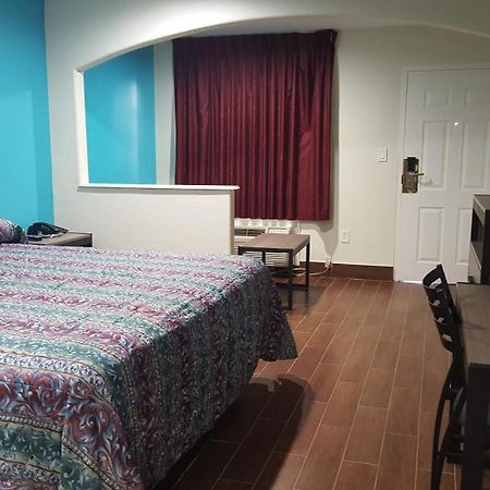 Moonlight Inn & Suites Jersey Village Værelse billede